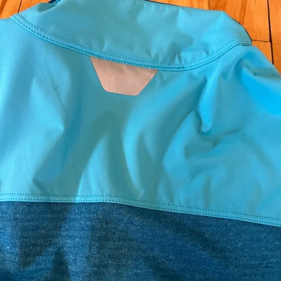 Patagonia Women's Aqua Blue Softshell Ski Jacket - Picture 6 of 6